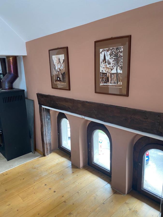 Rose'S Oldtown Apartment Brasov Bagian luar foto
