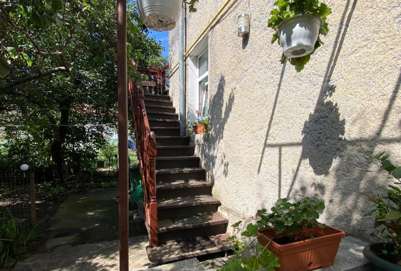 Rose'S Oldtown Apartment Brasov Bagian luar foto