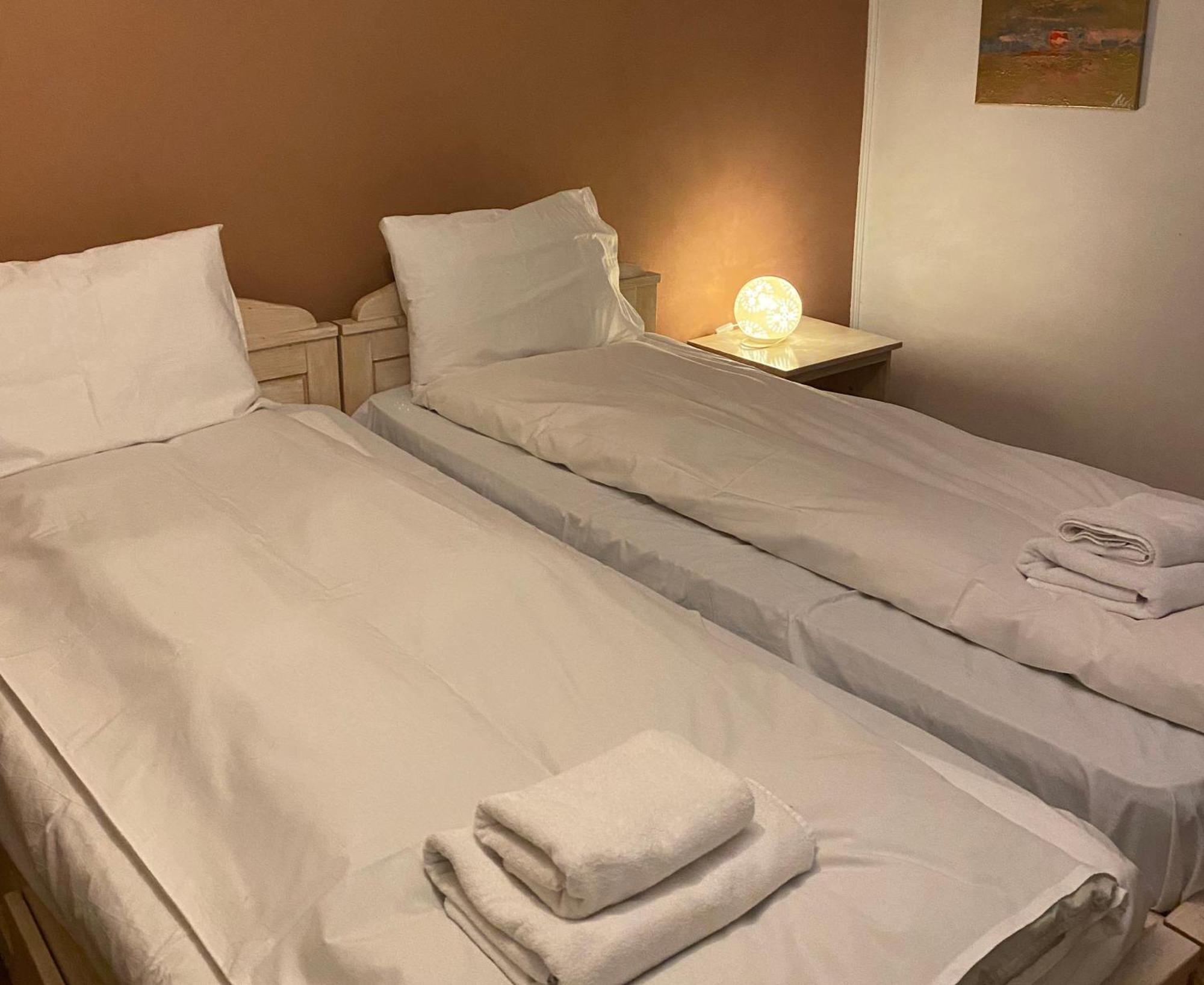 Rose'S Oldtown Apartment Brasov Bagian luar foto