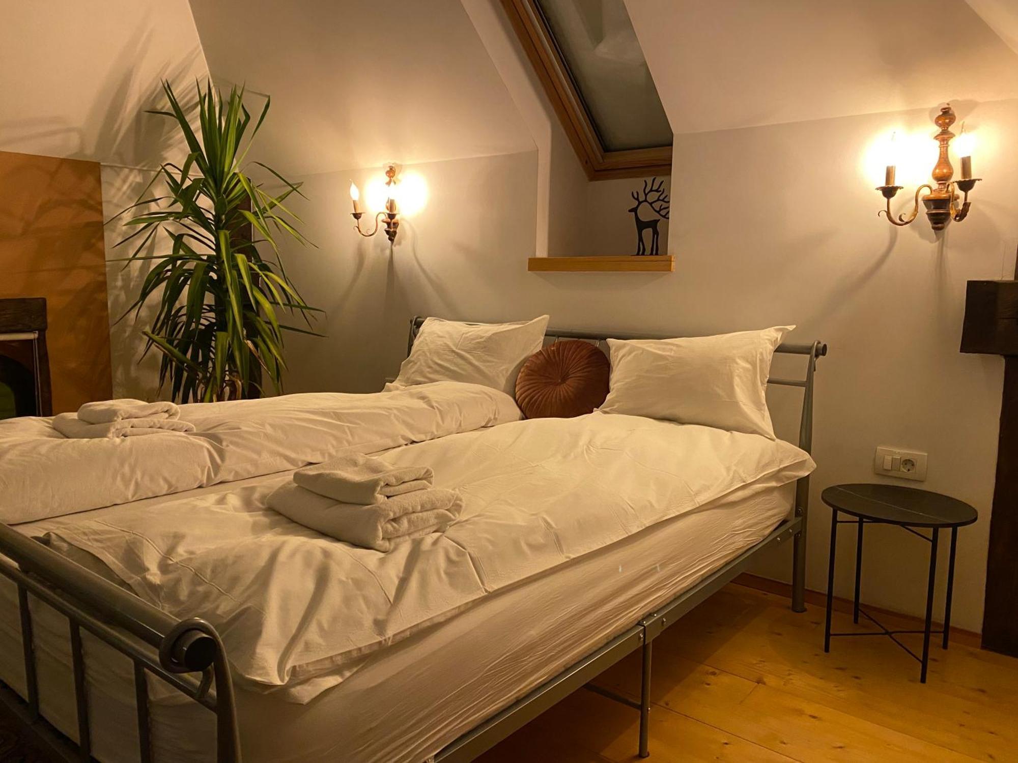 Rose'S Oldtown Apartment Brasov Bagian luar foto