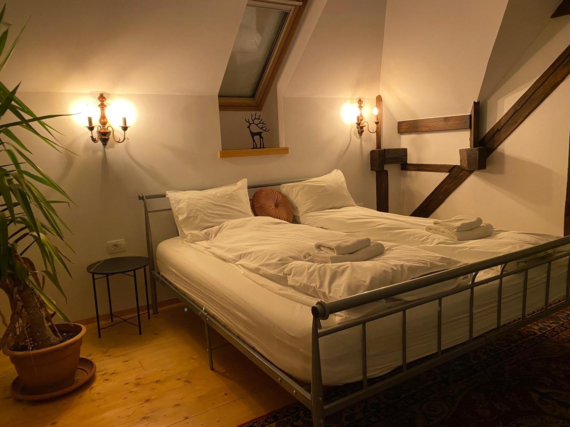 Rose'S Oldtown Apartment Brasov Bagian luar foto