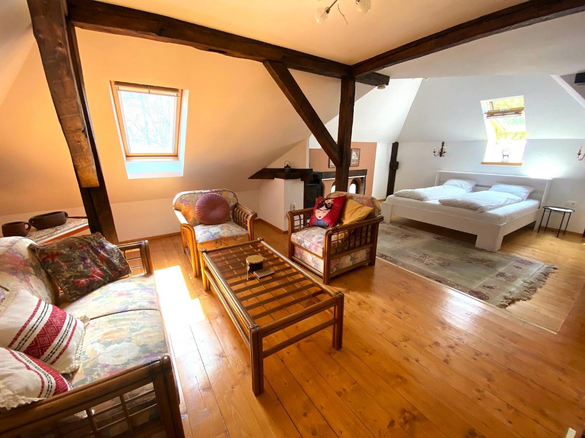 Rose'S Oldtown Apartment Brasov Bagian luar foto